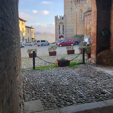 Dimora Del Podestà CastellʼArquato