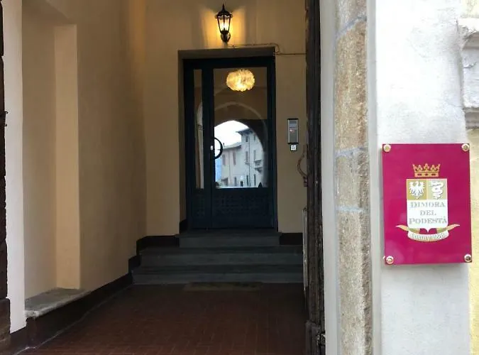 Dimora Del Podestà Alojamento de Acomodação e Pequeno-almoço CastellʼArquato